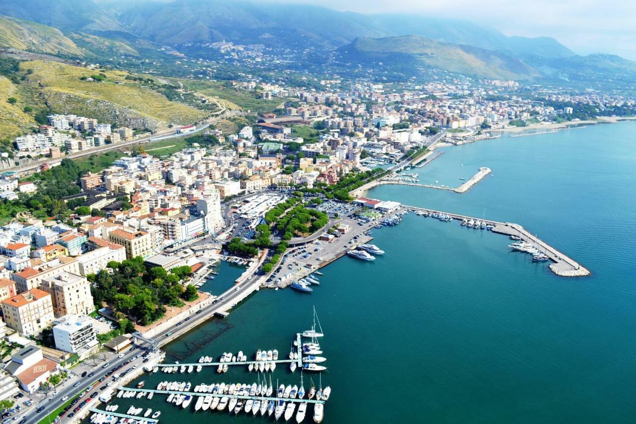 B&B Lineablu Formia Kültér fotó